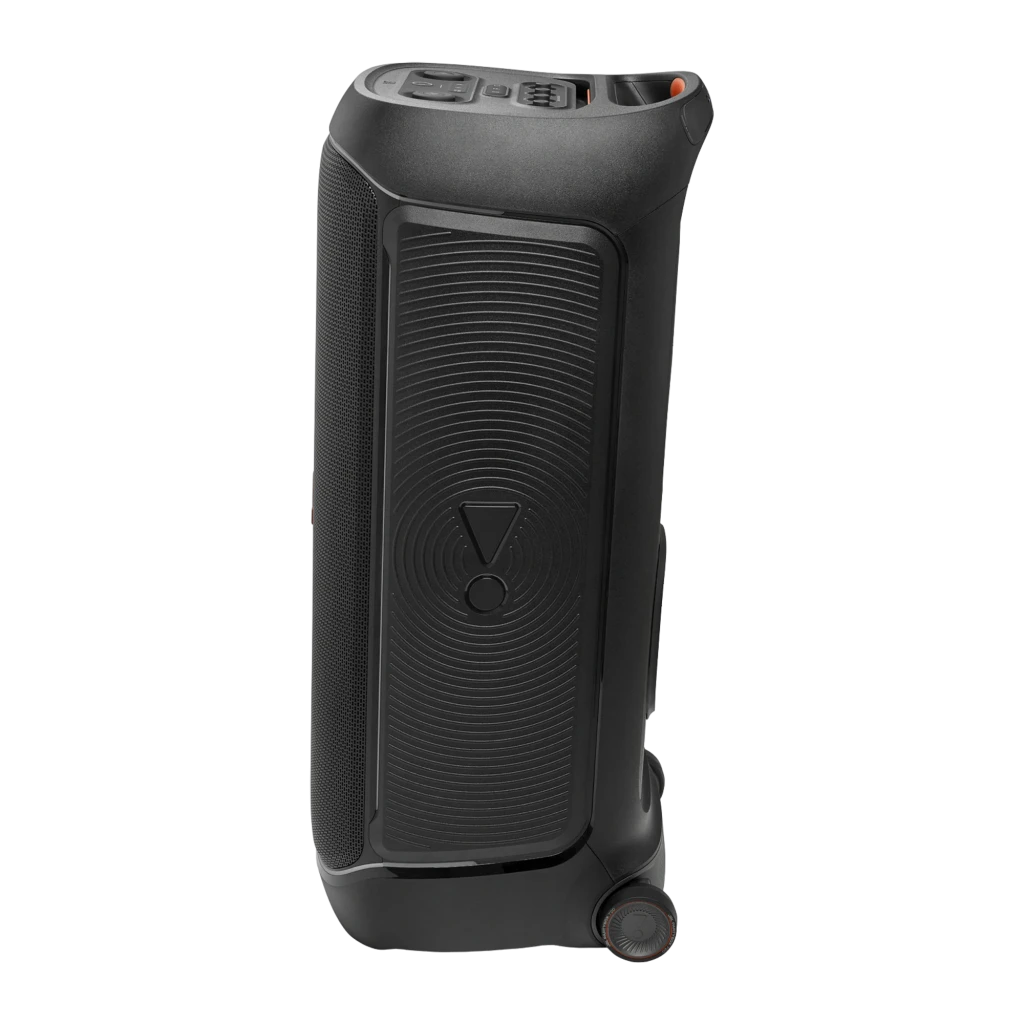 JBL PartyBox 720 800W preto, vista frontal em ângulo: luzes LED rosa e laranja em forma de 8, rodas e painel de controlo - Item3