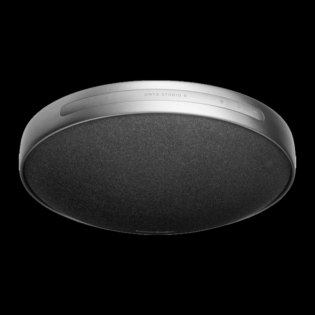 Harman Kardon Onyx Studio 9 negro, vista superior en ángulo: panel de controles con botones de volumen y nombre del modelo