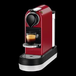 Krups Nespresso CitiZ XN7415 rouge, vue latérale: machine à café avec tasse d'espresso, levier chromé et grille avant