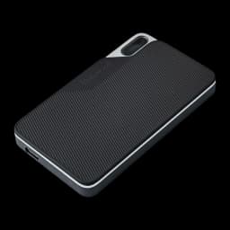 Intenso SSD Portable TX100 1TB noir, vue avant en angle: texture striée, logo et port USB-C latéral visible