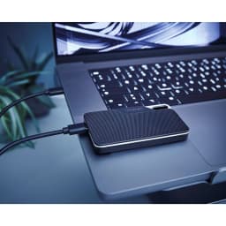 Intenso SSD Portable TX100 1TB noir, utilisation: branché par câble USB à un laptop sur bureau