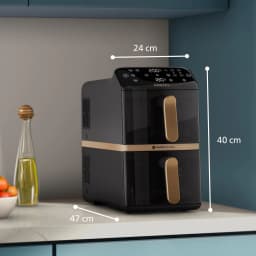 Philips Airfryer Serie 4000 10 L negro, vista lateral en cocina: dimensiones 24x47x40 cm, doble cesta apilada con asas