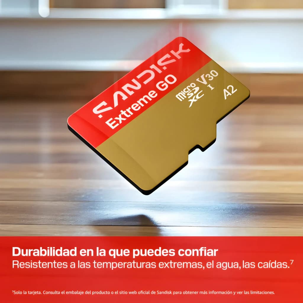 SanDisk Carte MicroSD Extreme 128GB Rouge Or, vue lifestyle: carte flottant au-dessus d'une surface en bois avec texte de