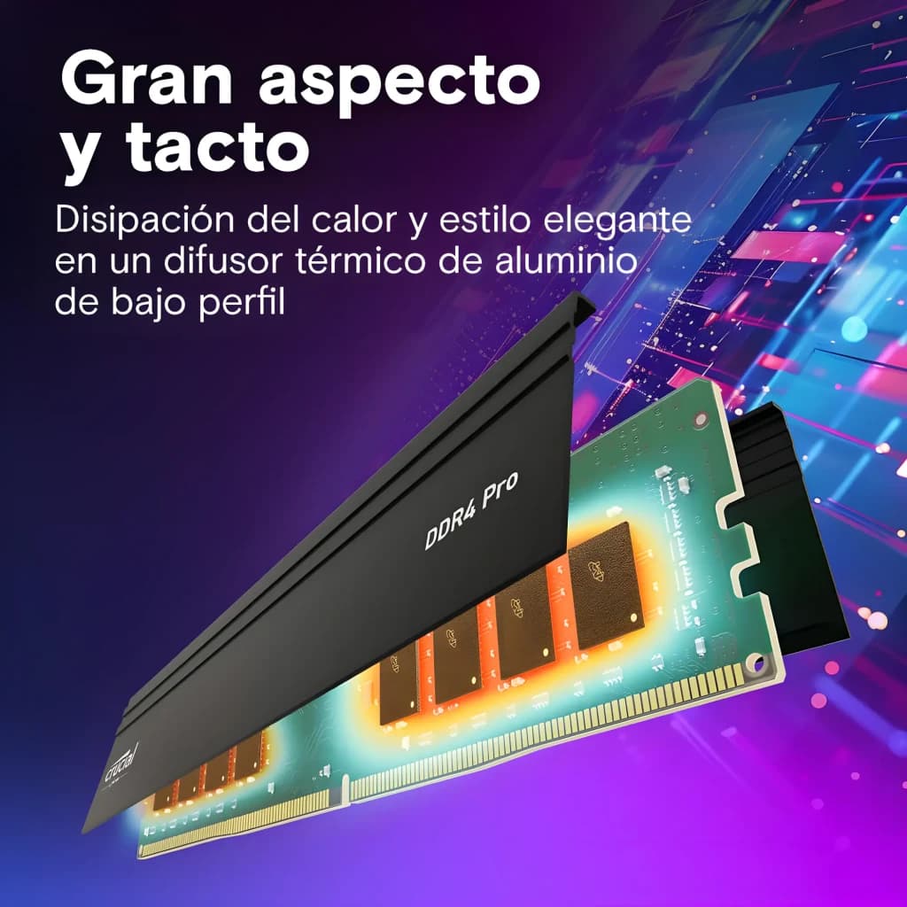 Crucial Pro DDR4-3200 32GB Kit negro, vista diagonal: difusor térmico de aluminio bajo perfil y chips de memoria visibles