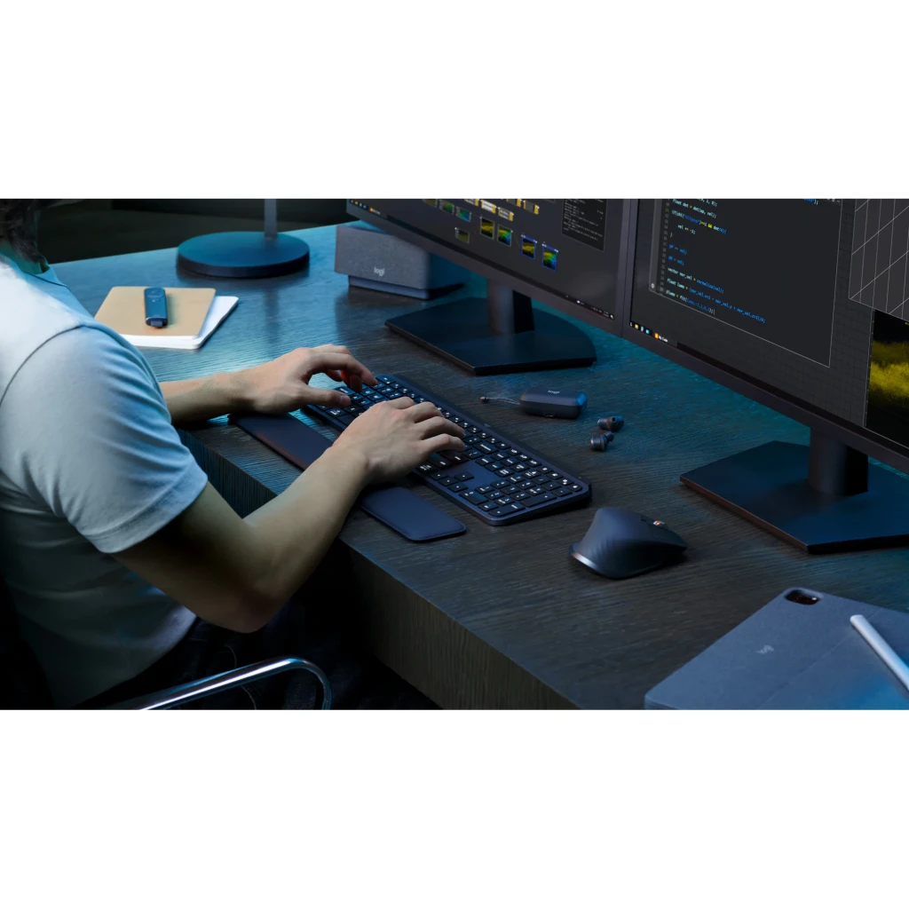 Logitech MX Keys S Inalámbrico Grafito, vista superior: disposición completa de teclas cóncavas y teclado numérico - Ítem6