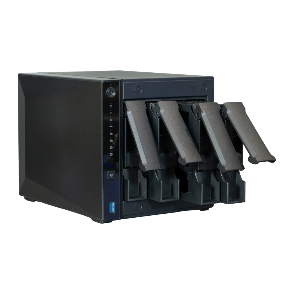 Asustor Drivestor 4 Pro Gen2 NAS 4-Bay negro, vista frontal lateral baja: LEDs verdes, botón USB-A 3.0 y logo cobre - Ítem6