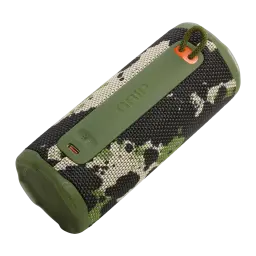 JBL Grip Squad camouflage, vue arrière en angle: bandeau caoutchouc avec logo GRIP, port USB-C et cordon orange