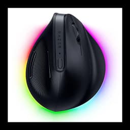 Razer Pro Click V2 Vertical Preto, vista lateral: perfil ergonómico vertical, logo Razer, roda e botão lateral com