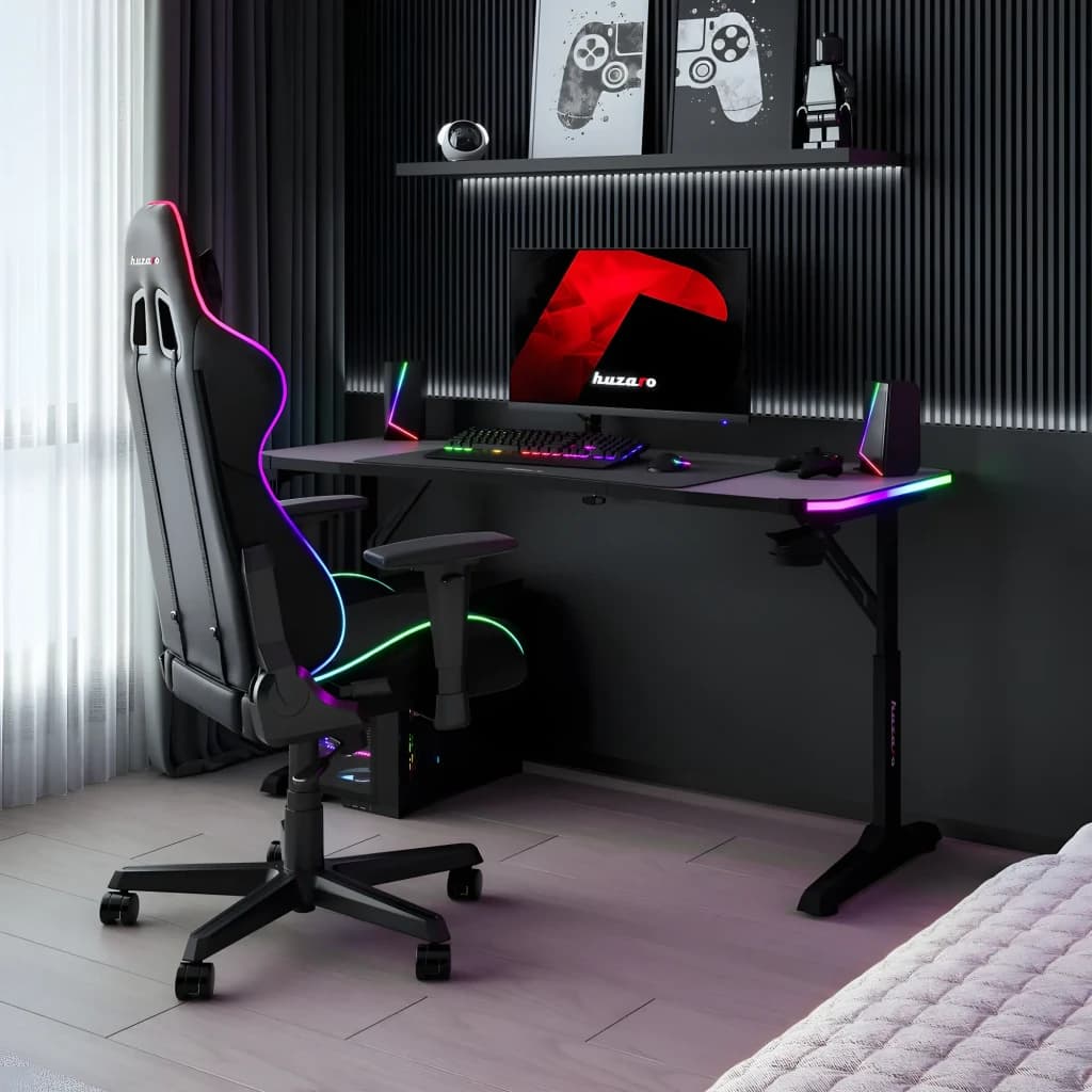 Huzaro Mesa gaming Hero 3.6 RGB Negro, vista ambientada: mesa con iluminación RGB en habitación gaming con silla y monitor