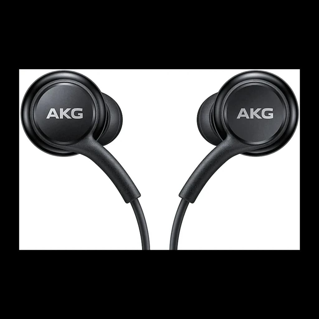 Samsung Auriculares AKG USB-C negro, vista frontal: dos auriculares in-ear con logo AKG visible en cada cápsula
