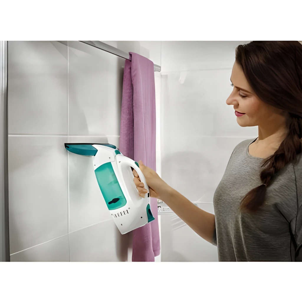Leifheit Dry & Clean 51000 blanc, vue latérale gauche: poignée ergonomique, réservoir vert translucide et raclette - Ítem3