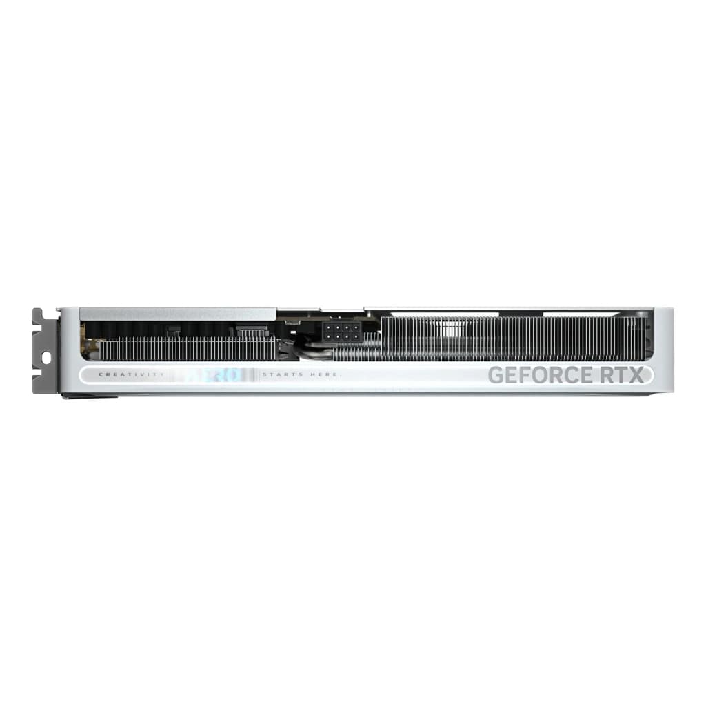 Gigabyte GeForce RTX 5060 Ti Aero OC 8GB Blanca, vista lateral: disipador de aletas, conector de alimentación y logo GeForce