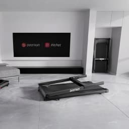 Tapis de course Deerrun A1 Pro Move+ pliable, compact, noir, écran LED, inclinaison 6 %, vitesse jusqu’à 12 km/h, rangé verticalement pour gain de place