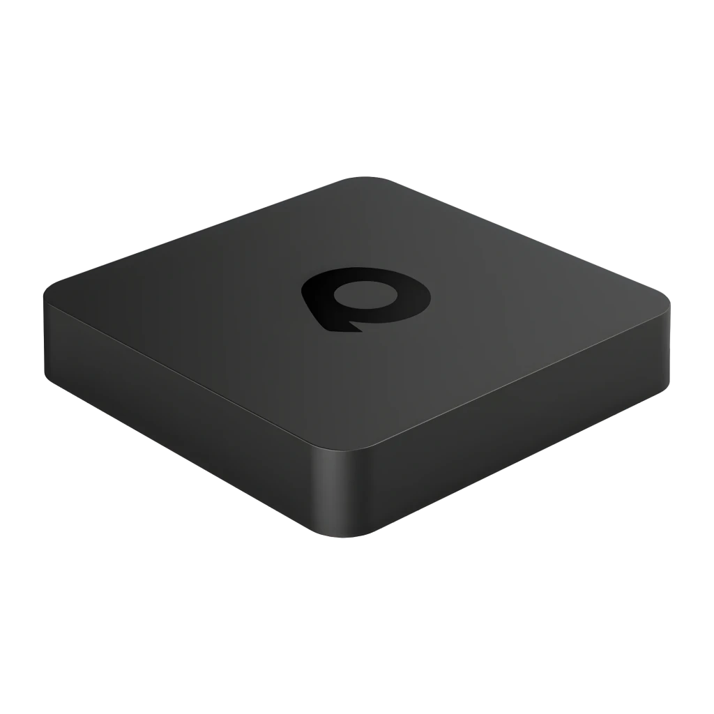 Q1 ATV RK3518 8K 16GB noir, vue avant en angle: logo Q centré sur surface mate, côté droit visible - Ítem1