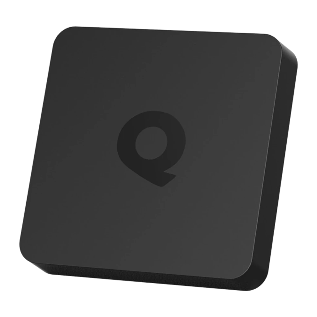 Q1 ATV RK3518 8K 16GB noir, vue avant en angle: logo Q centré sur surface mate, côté droit visible - Ítem3