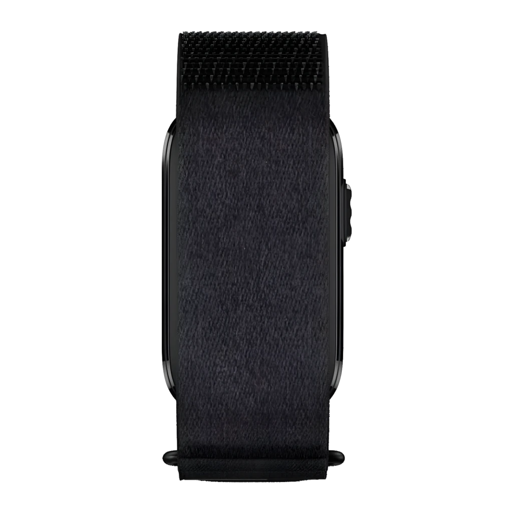 Garmin CIRQA Smart Band S-M preto, vista frontal em ângulo: pulseira têxtil com velcro e módulo fino lateral com logo Garmin - Item3