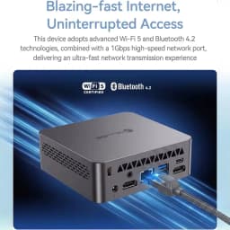 Mini PC MLLSE M2 compacto en gris, múltiples puertos frontales USB, HDMI y Type-C, rejillas laterales de ventilación y cable Ethernet conectado en puerto RJ45