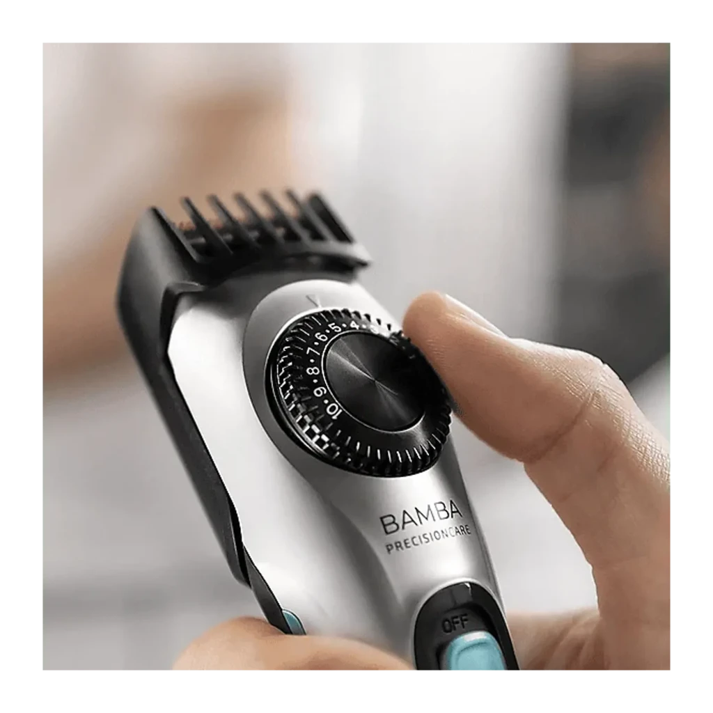 Cecotec Bamba PrecisionCare AllDrive Pro preto, vista frontal: corpo prateado e preto, botão turquesa e dial regulador - Item1