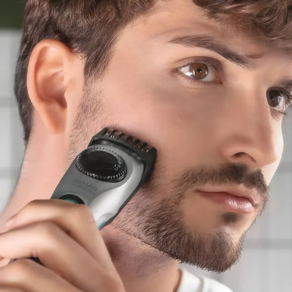 Cecotec Bamba PrecisionCare AllDrive Pro preto, vista frontal: corpo prateado e preto, botão turquesa e dial regulador - Item2