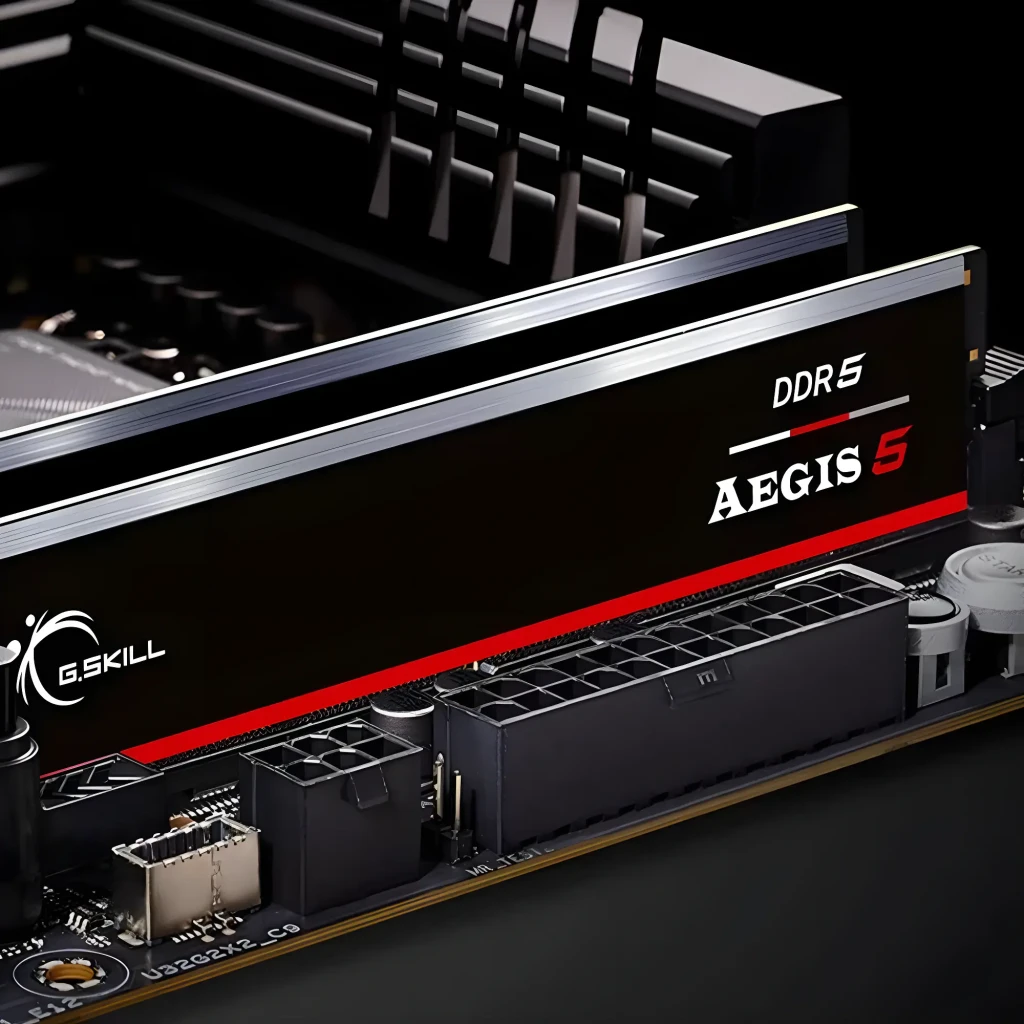 G.Skill Aegis 5 DDR5 64GB noir, vue avant: deux barrettes RAM avec bande rouge et logo DDR5 Aegis 5 - Ítem4