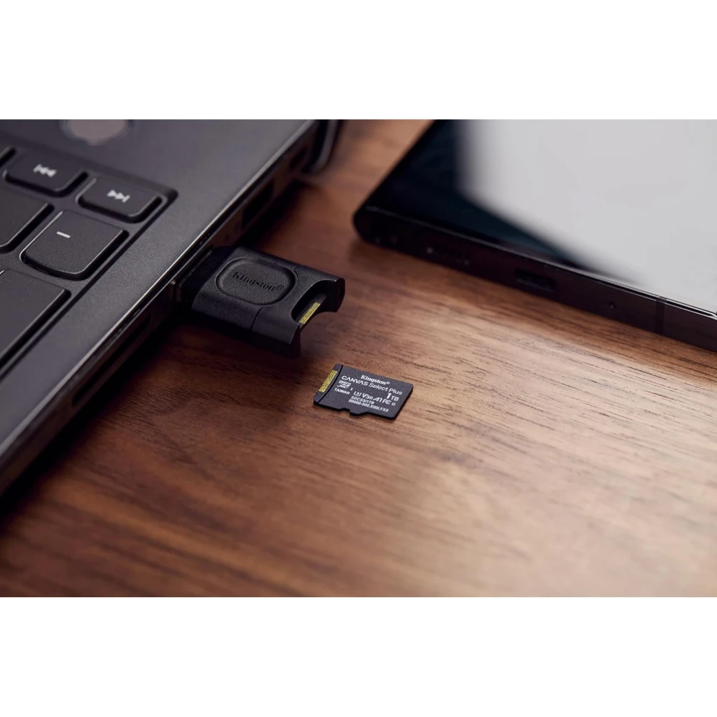 Kingston Canvas Select Plus 512GB negro, vista frontal: tarjeta microSD negra y adaptador SD negro con etiqueta Kingston - Ítem3