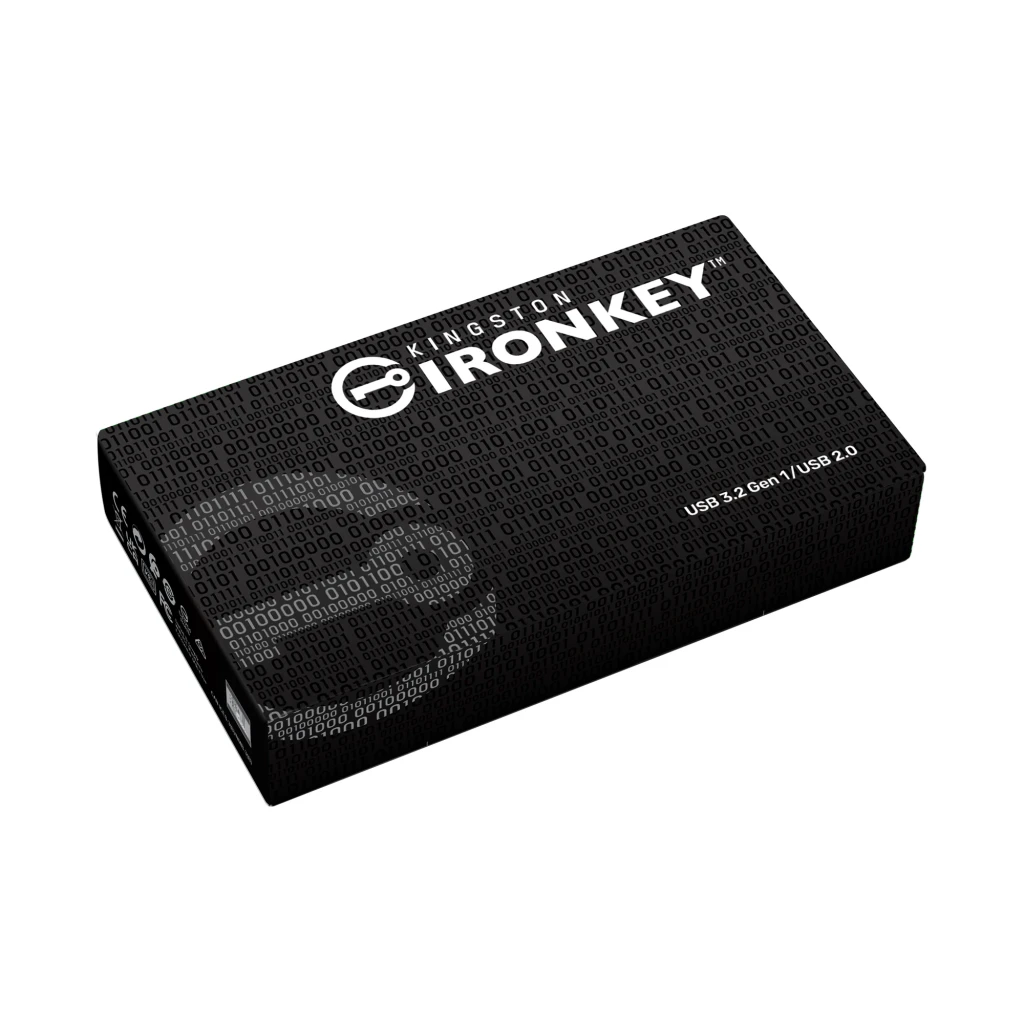 Kingston IronKey D500S 16GB negro, vista trasera plana: logo Kingston, código de barras y certificaciones CE FC en la carcasa - Ítem3