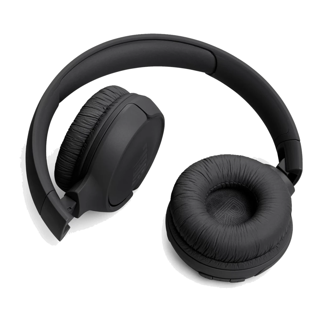 JBL Tune 520BT noir, vue en angle: écouteur droit avec logo JBL et boutons de volume visibles - Ítem2