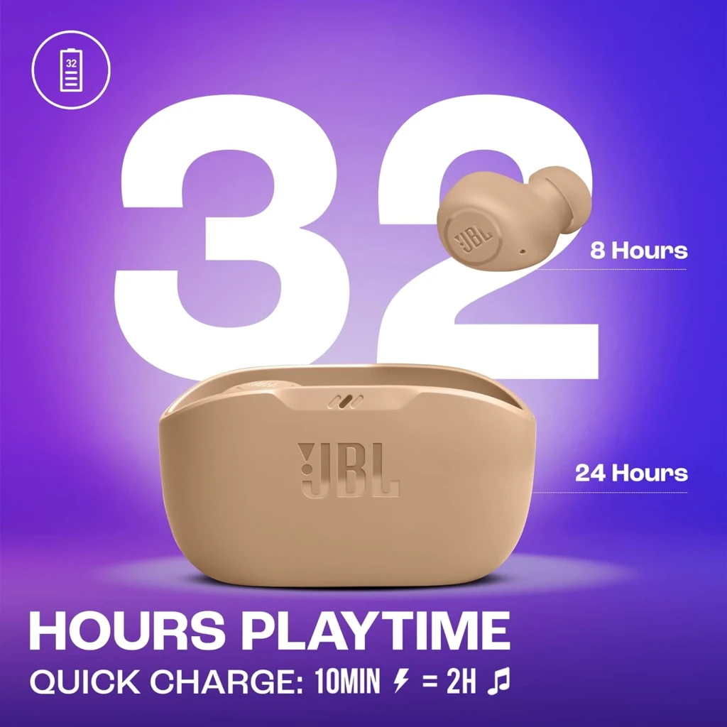 JBL Auriculares Wave Buds Bege, vista frontal: estojo fechado com LED verde e auricular direito retirado com luz azul - Item6