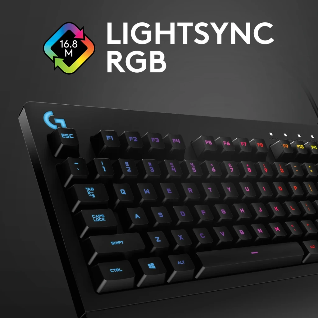 Logitech Clavier G213 Prodigy Gaming QWERTY Noir, vue de face en angle: rétroéclairage RGB bleu et vert, repose-poignet - Ítem5