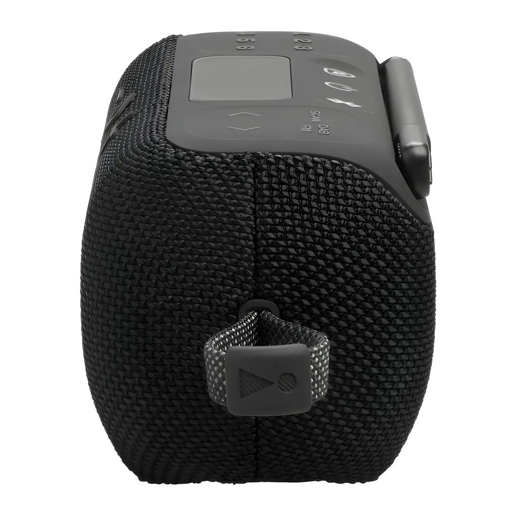 JBL Tuner 3 preto, vista frontal em ângulo: antena FM/DAB estendida, ecrã com 'connected' e logótipo JBL vermelho - Item6