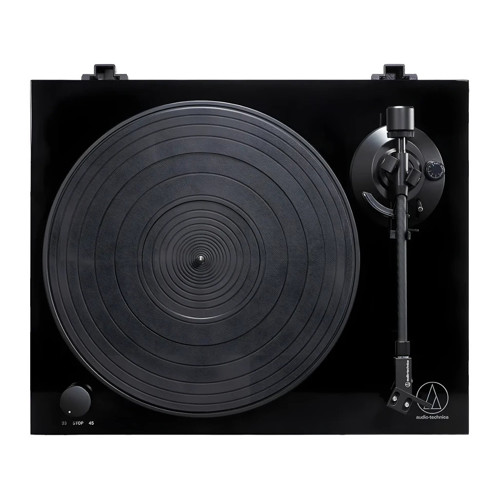 Audio-Technica AT-LPW50PB noir piano, vue en angle: couvercle acrylique ouvert, plateau avec tapis et bras de lecture - Ítem2