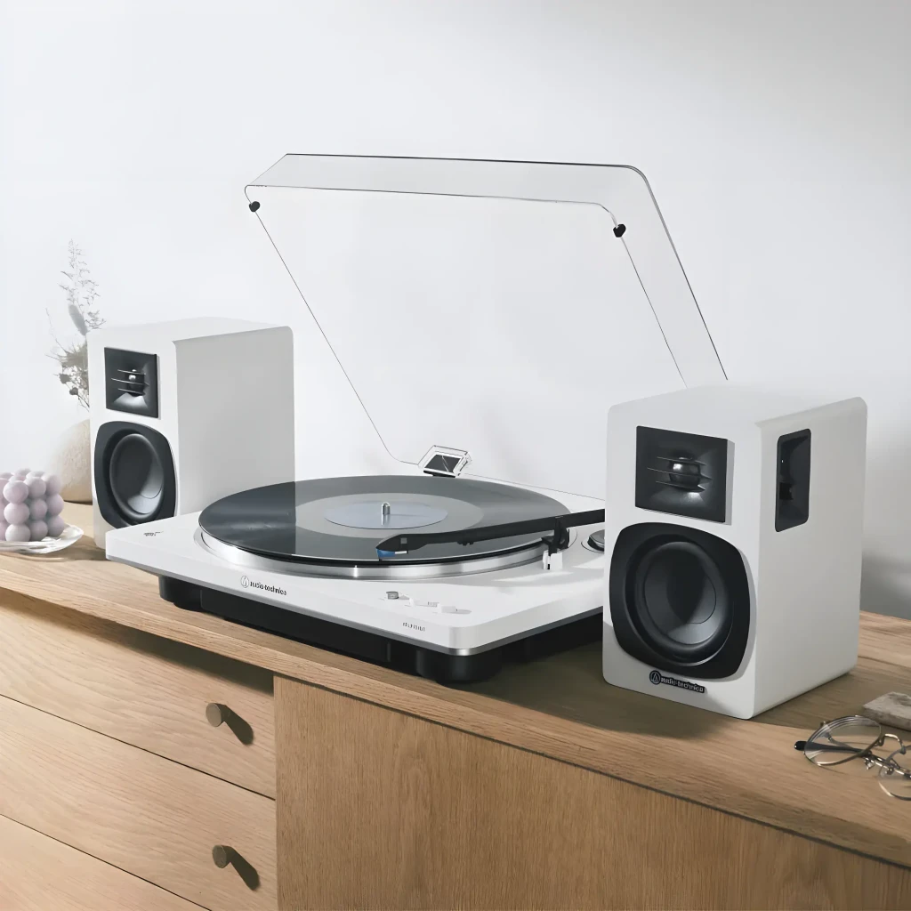Audio-Technica AT-SP3X Branco, vista frontal par: woofer e tweeter pretos em gabinete branco com logo - Item4