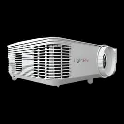 InFocus Vista II IN0048SL 4400lm Blanco, vista lateral-frontal: rejillas de ventilación, lente y logo LightPro visibles