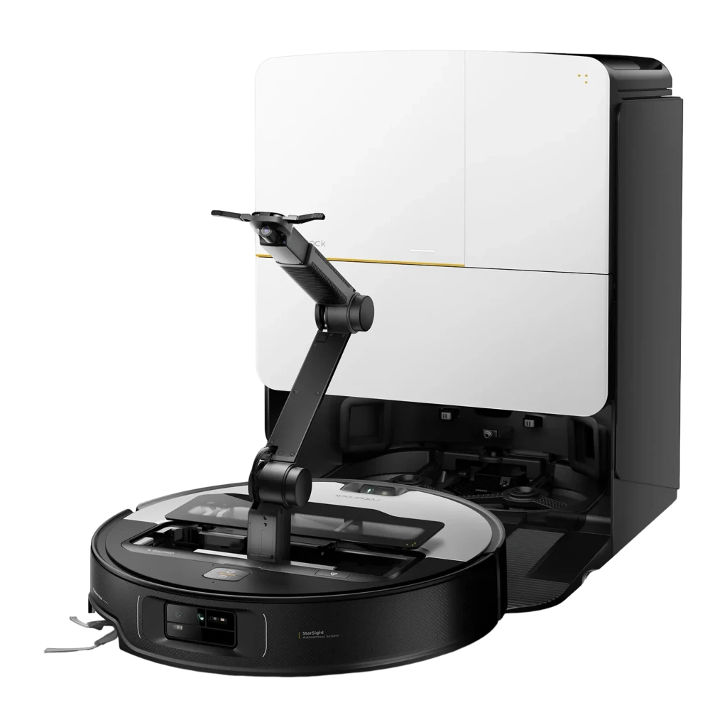 Roborock Saros Z70 Blanco, vista frontal en ángulo: robot aspirador acoplado en base de autovaciado blanca con franja dorada - Ítem2