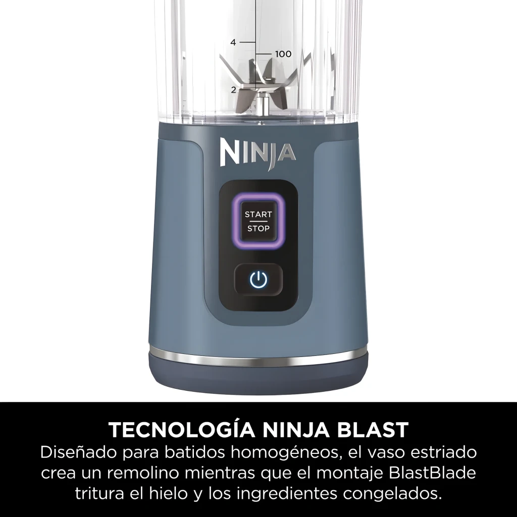 Ninja Blast BC151EU 530ml bleu, vue de face: bol transparent avec épinards, myrtilles et fruits, base bleue avec boutons - Ítem5