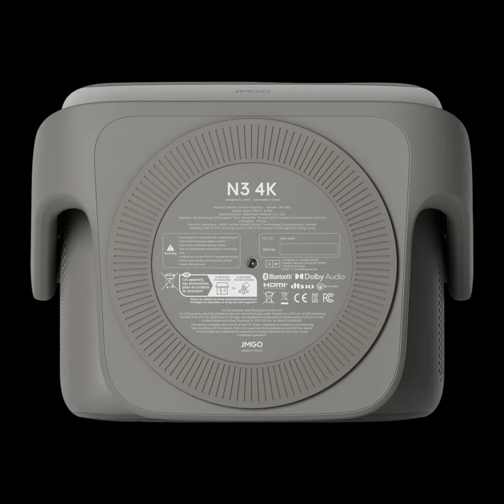 JMGO N3 4K Projetor 32GB cinza, vista inferior: etiqueta N3 4K com certificações Bluetooth, Dolby Audio e DTS