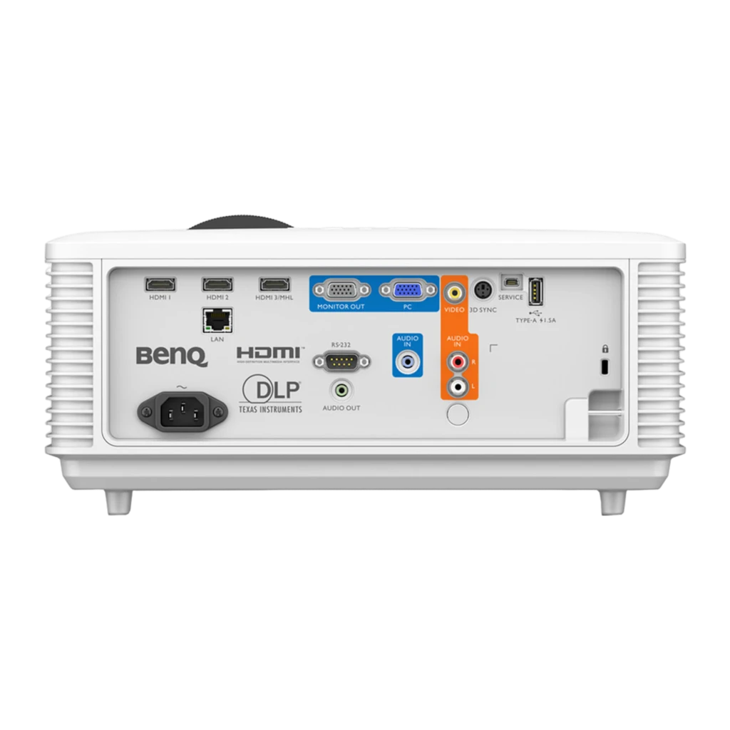 BenQ Videoprojetor LU785 6000lm Branco, vista frontal-lateral em ângulo: objetiva grande com reflexo azul e grelhas de - Item4
