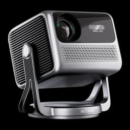 Ultimea Proyector Nova C40 4K 16GB Plata, vista frontal en ángulo: lente, rejillas de ventilación, indicador HDR10 HLG y