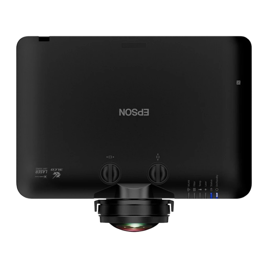 Epson EB-L795SE 7000 lúmenes negro, vista lateral: objetivo grande con reflejos iridiscentes y rejillas de ventilación - Ítem2