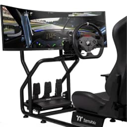 Thermaltake G6 Direct Drive Racing Wheel com pedais preto, vista lateral: simulador completo com volante, pedais, assento e