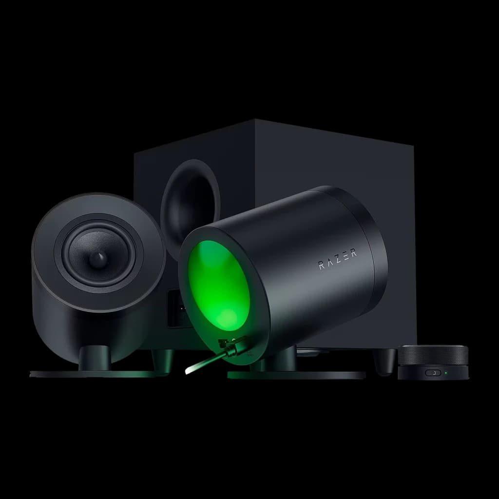 Razer Nommo V2 Pro 2.1 Noir, vue latérale: satellite incliné avec logo Razer visible et lumière verte, caisson en