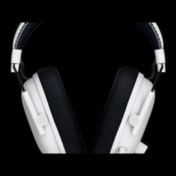Razer BlackShark V3 X HyperSpeed PlayStation Blanc, détail coussinets: gros plan des deux coques avec coussinets noirs et