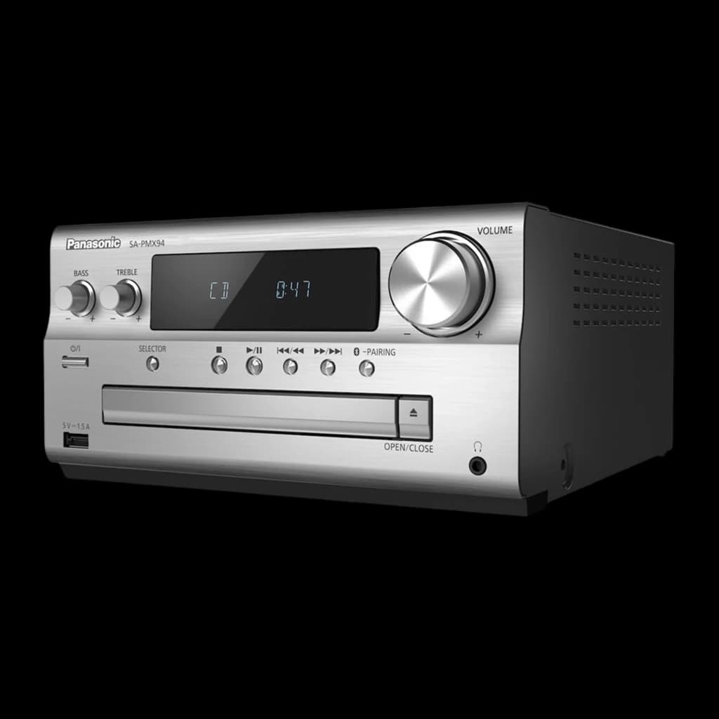Panasonic SC-PMX94 120W Prata, vista em ângulo: unidade central com display CD, controlos bass/treble, leitor CD e botão de