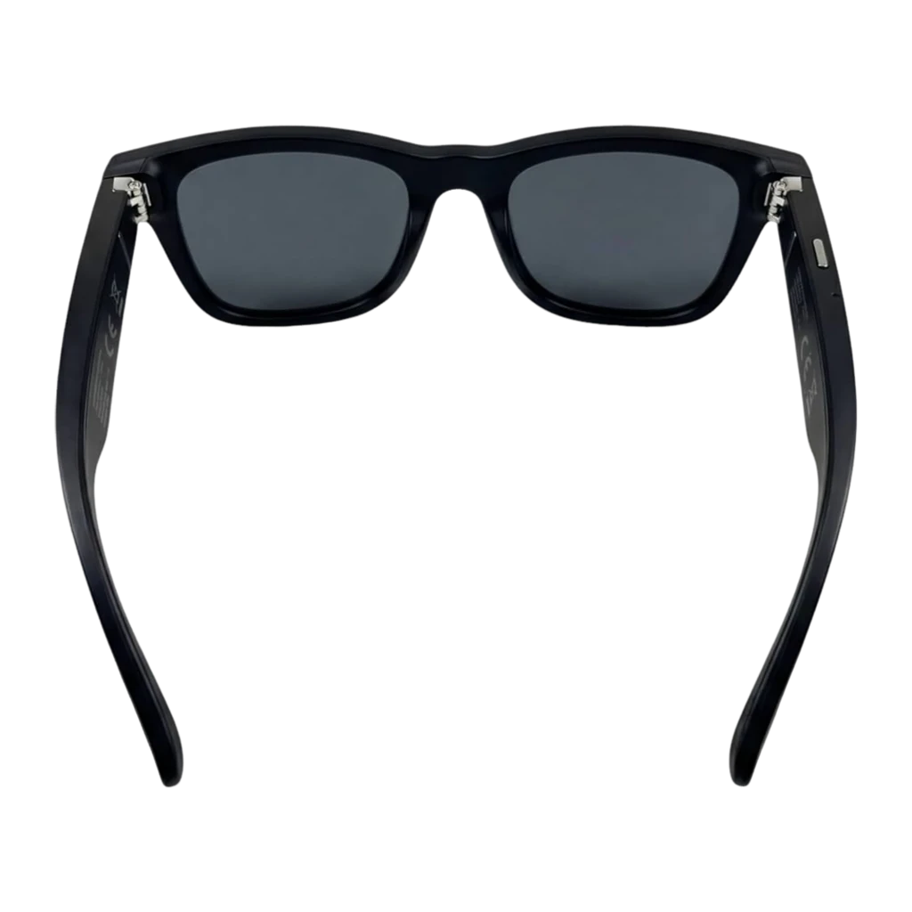 Nilox SmartGlasses AI UV400 16GB preto, vista frontal: câmera no canto esquerdo e botão na haste direita - Item1