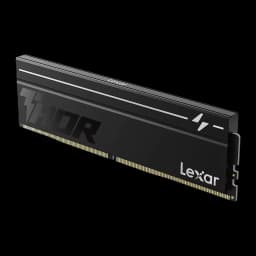 Lexar DIMM Thor 2nd Gen 6000MHz CL38 16GB preto, vista em ângulo: perfil do dissipador e contatos dourados visíveis