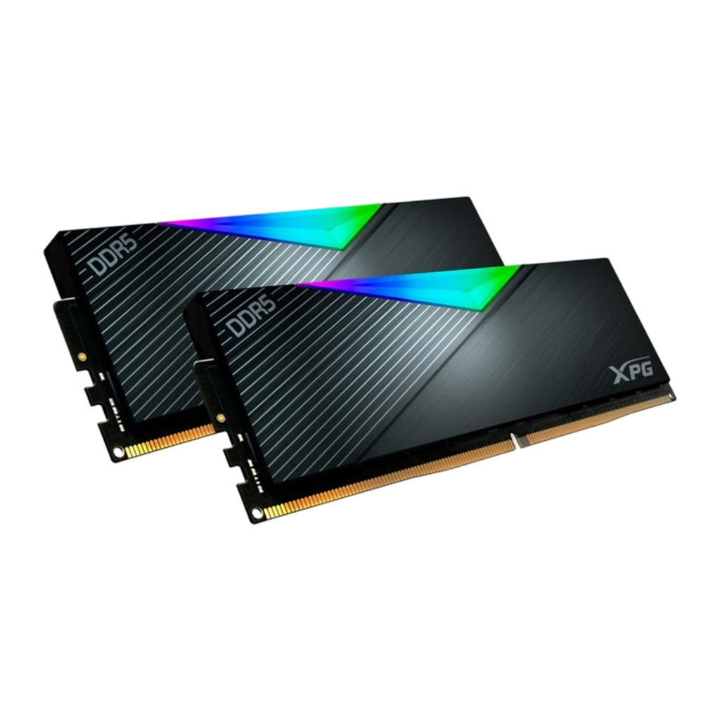 XPG ADATA DIMM DDR5 6400 32GB negro, vista frontal: un módulo RAM con disipador negro estriado y RGB en la parte superior - Ítem1