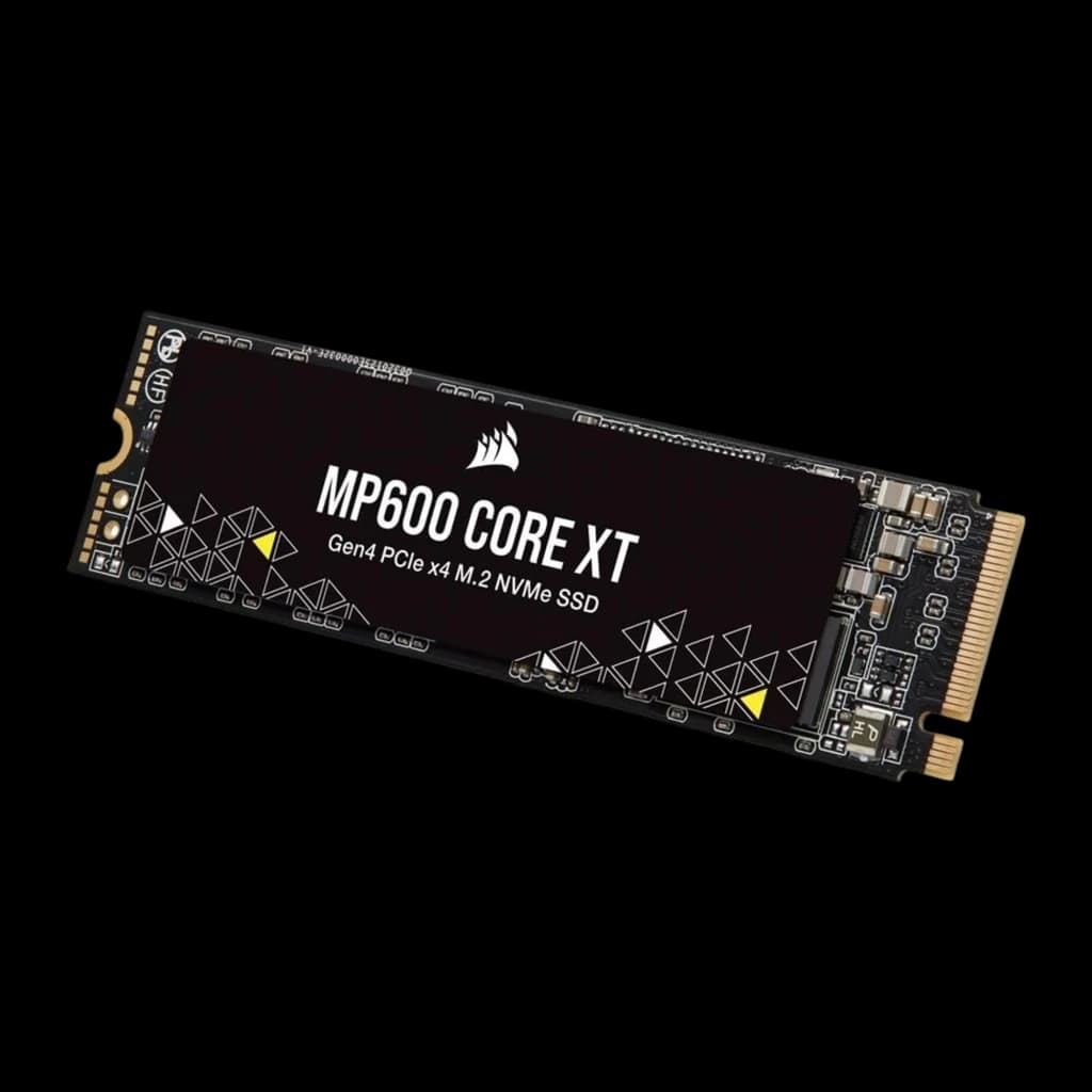 Corsair MP600 CORE XT 2TB preto, vista diagonal superior: etiqueta com logo e conector M.2 dourado visíveis