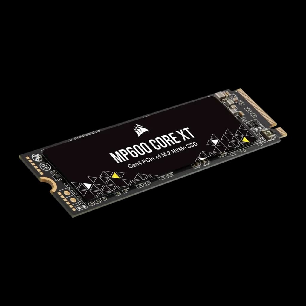 Corsair MP600 CORE XT 4TB preto, perspectiva lateral: SSD M.2 elevado mostrando espessura, PCB e conector M.2
