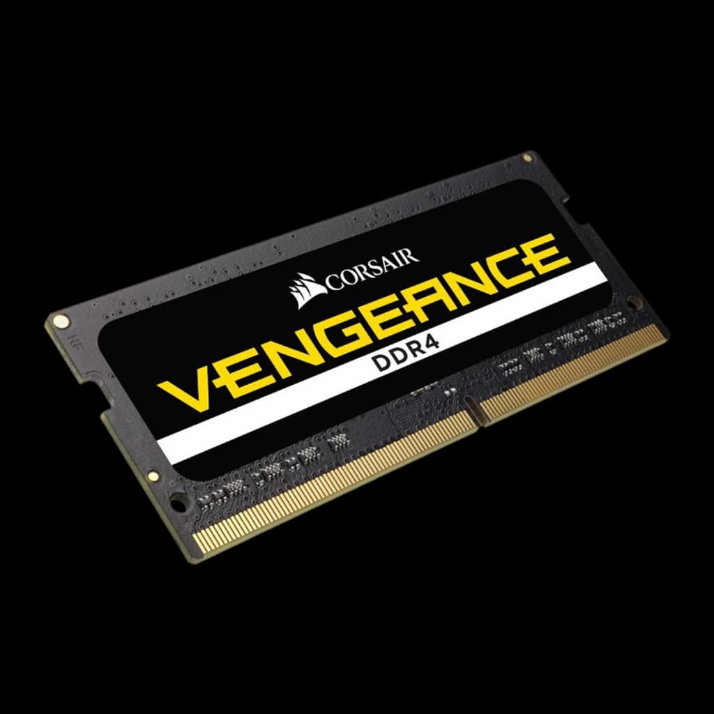 Corsair Vengeance 8GB DDR4 SODIMM 2400MHz preto, vista angular frontal: módulo inclinado mostrando etiqueta Vengeance DDR4 e
