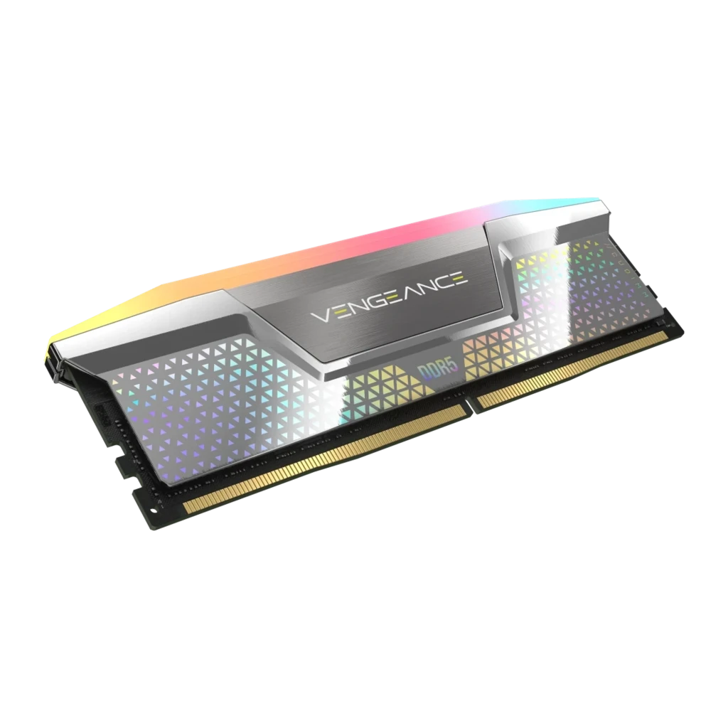 Corsair Vengeance RGB 48GB DDR5 Prateado, vista em ângulo: dissipador prateado com iluminação RGB multicolor e logo VENGEANCE - Item1
